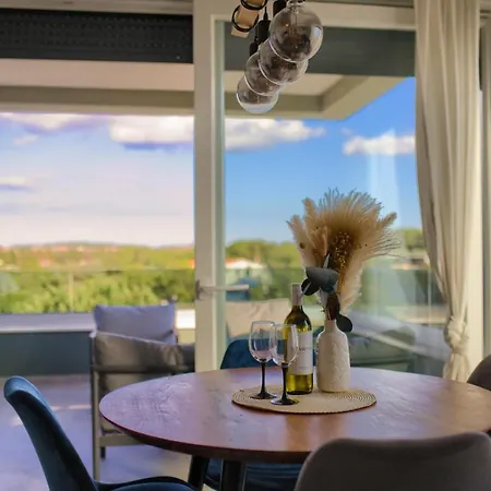 Modern Two Bedroom “sky View” In Stinjan Apartment