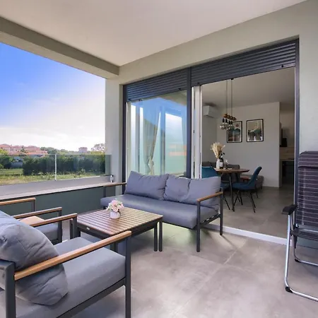 Apartment Modern Two Bedroom “sky View” In Stinjan Pula