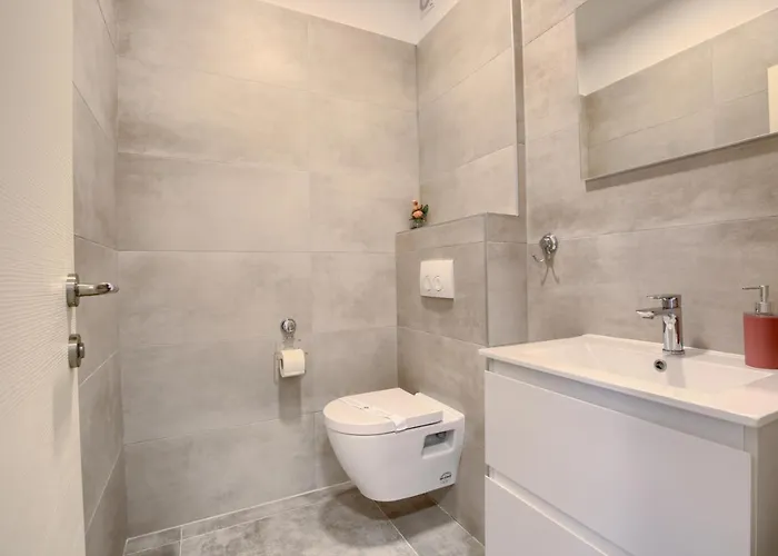 Modern Two Bedroom “sky View” In Stinjan Πούλα