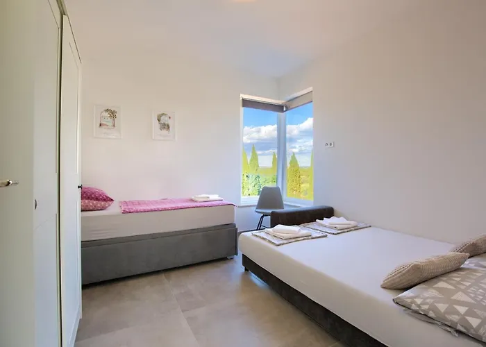 Διαμέρισμα Modern Two Bedroom “sky View” In Stinjan