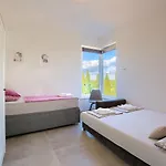 Apartamento Modern Two Bedroom “sky View” In Stinjan