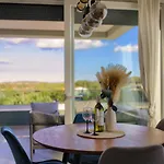 Modern Two Bedroom “sky View” In Stinjan Apartamento