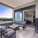 Apartamento Modern Two Bedroom “sky View” In Stinjan Pula