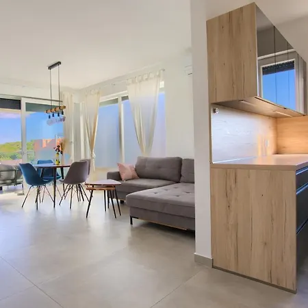 Modern Two Bedroom “sky View” In Stinjan * Pula