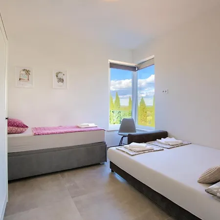 公寓 Modern Two Bedroom “sky View” In Stinjan