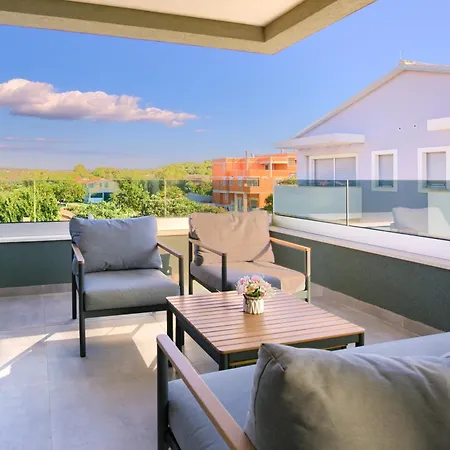 Modern Two Bedroom “sky View” In Stinjan *