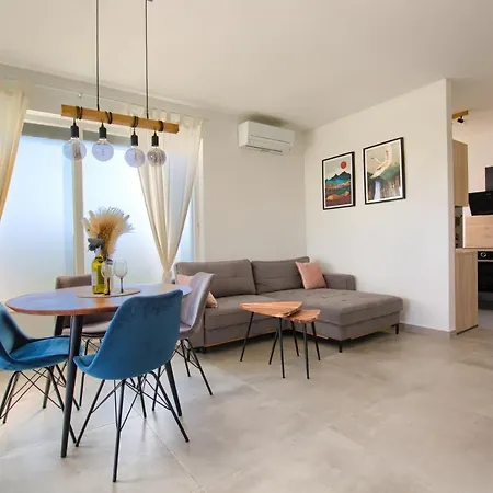 公寓 Modern Two Bedroom “sky View” In Stinjan *