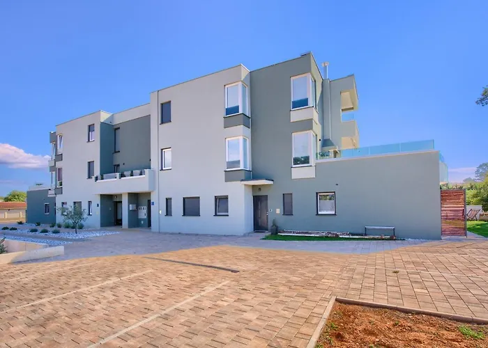 Modern Two Bedroom “sky View” In Stinjan *