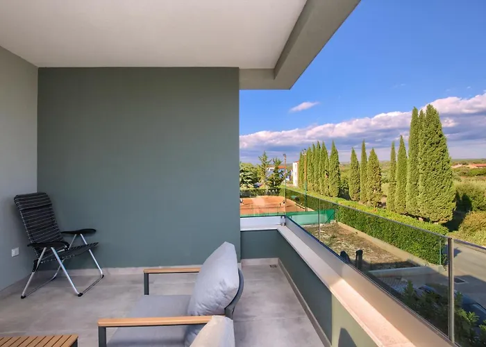 Apartamento Modern Two Bedroom “sky View” In Stinjan Pula