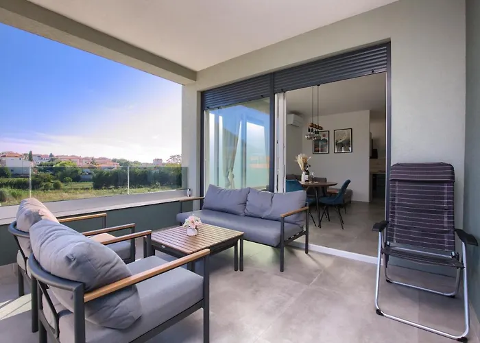 Apartamento Modern Two Bedroom “sky View” In Stinjan Pula