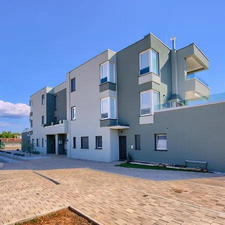 Modern Two Bedroom “sky View” In Stinjan Apartman Póla