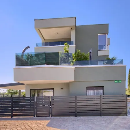 Apartman Modern Two Bedroom “sky View” In Stinjan Póla