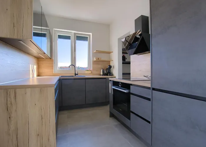 Modern Two Bedroom “sky View” In Stinjan Apartman *