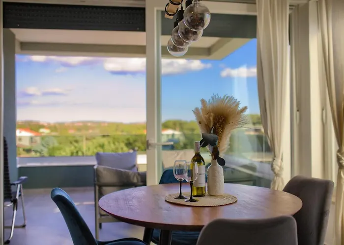 Modern Two Bedroom “sky View” In Stinjan Apartman